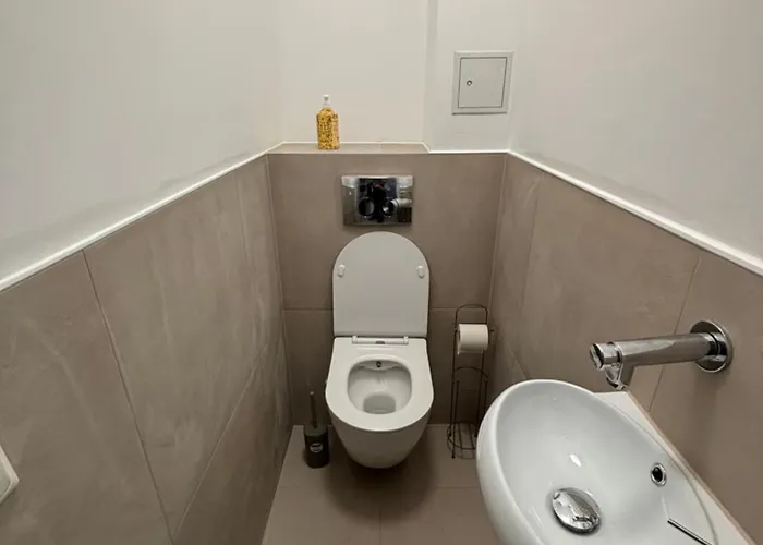 Cozy 2-bedroom Retreat Near Subway And Center Apartmán *