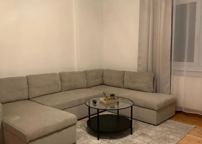 Cozy 2-bedroom Retreat Near Subway And Center Apartmán *