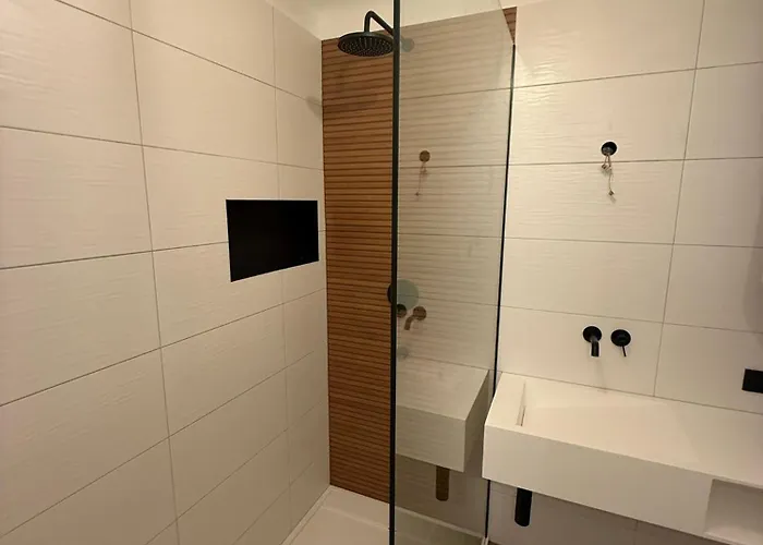 Cozy 2-bedroom Retreat Near Subway And Center Apartmán *