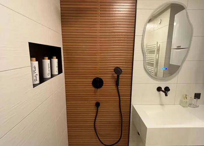 Cozy 2-bedroom Retreat Near Subway And Center Apartmán *