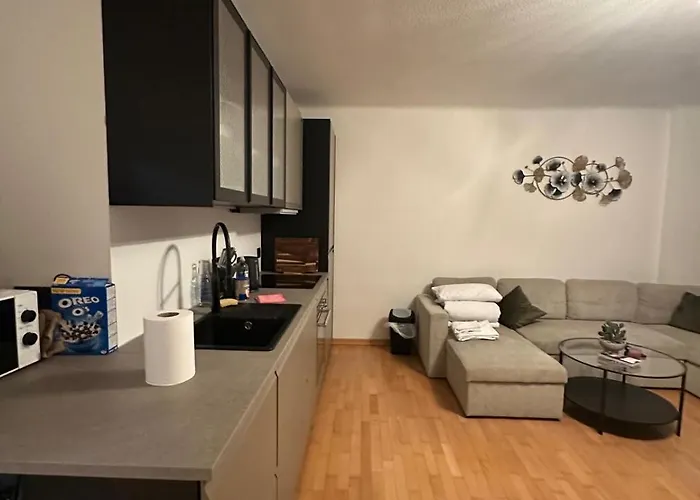 Cozy 2-bedroom Retreat Near Subway And Center Apartmán